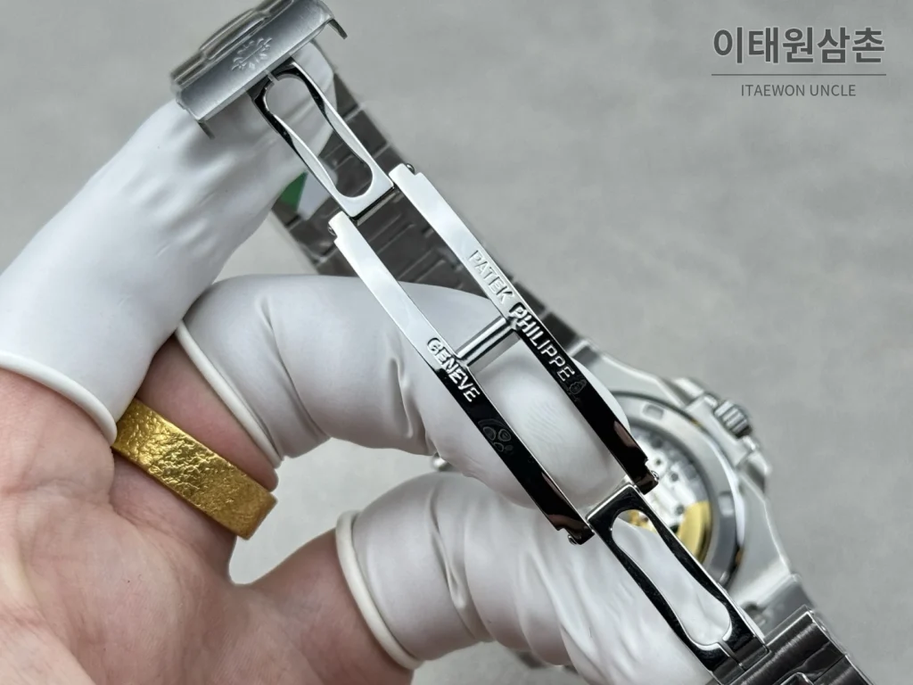 파텍필립 노틸러스 오토매틱 네이비 다이얼 스틸 브레이슬릿 (3)