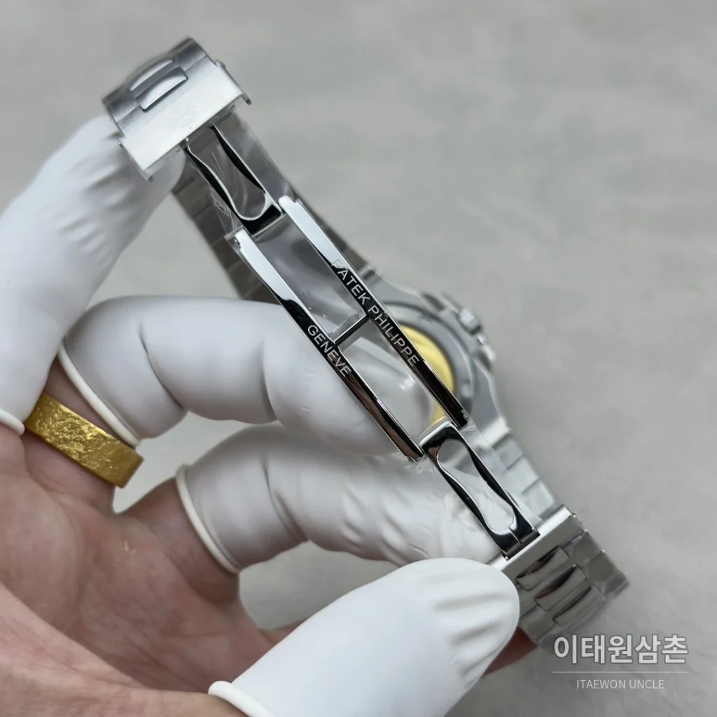 파텍필립 노틸러스 오토매틱 네이비 다이얼 스틸 브레이슬릿 (2)