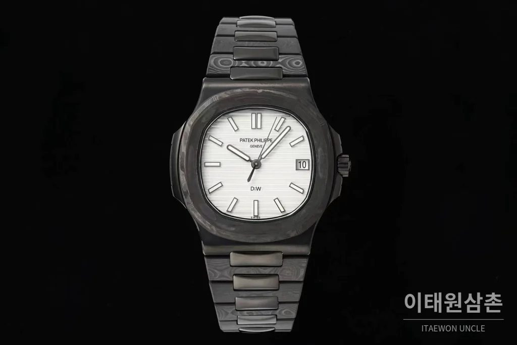 파텍필립 노틸러스 카본파이버 블랙다이얼 오토매틱 40mm 스틸 브레이슬릿