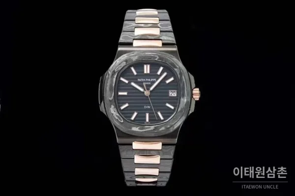 파텍필립 노틸러스 카본파이버 블랙다이얼 오토매틱 40mm 투톤 브레이슬릿