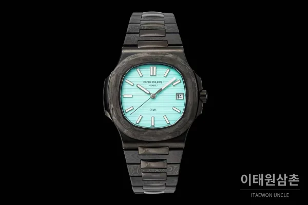 파텍필립 노틸러스 카본파이버 블랙다이얼 오토매틱 40mm 티타늄 브레이슬릿