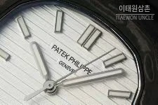 파텍필립 노틸러스 카본파이버 블랙다이얼 오토매틱 40mm 스틸 브레이슬릿