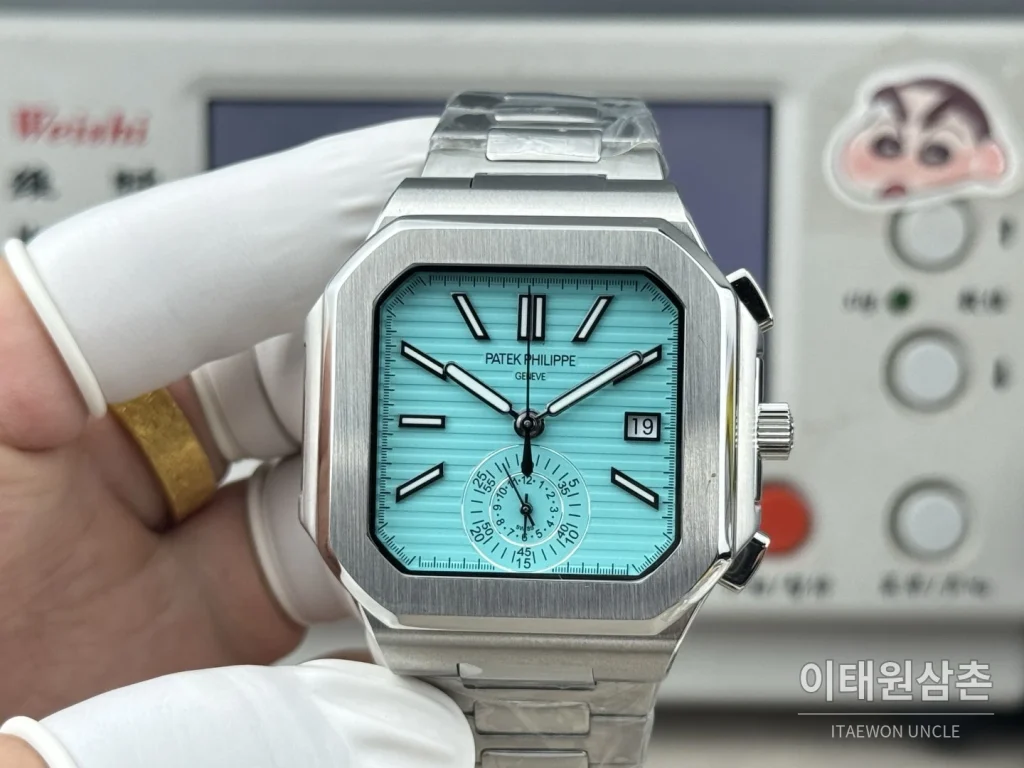 파텍필립 노틸러스 크로노그래프 오토매틱 44mm 아이스블루 다이얼 스틸 브레이슬릿