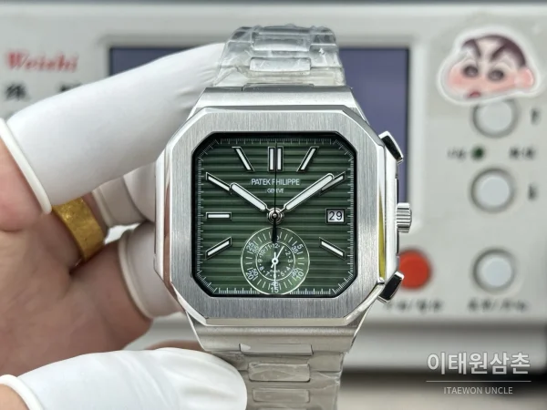 파텍필립 노틸러스 크로노그래프 오토매틱 44mm 그린 다이얼 스틸 브레이슬릿