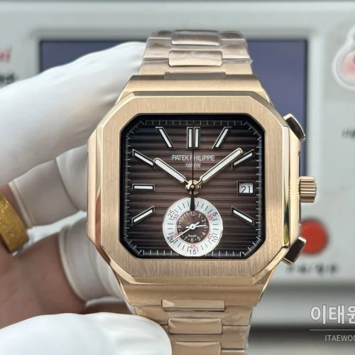 파텍필립 노틸러스 크로노그래프 오토매틱 44mm 브라운 다이얼 로즈골드 브레이슬릿