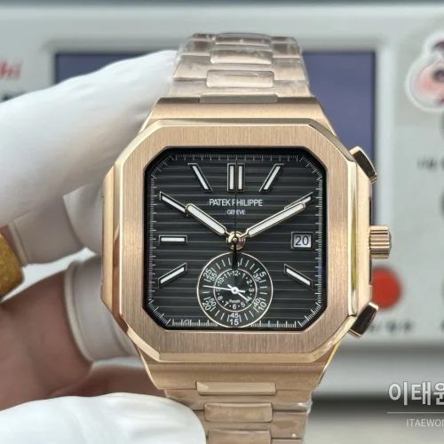 파텍필립 노틸러스 크로노그래프 오토매틱 44mm 블랙 다이얼 로즈골드 브레이슬릿