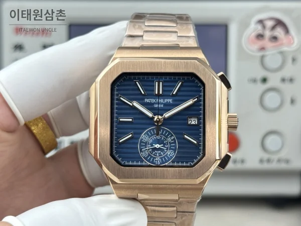 파텍필립 노틸러스 크로노그래프 오토매틱 44mm 네이비 다이얼 로즈골드 브레이슬릿