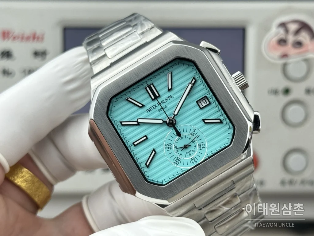 파텍필립 노틸러스 크로노그래프 오토매틱 44mm 아이스블루 다이얼 스틸 브레이슬릿