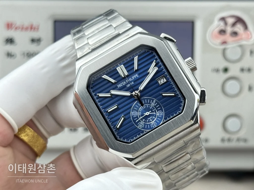 파텍필립 노틸러스 크로노그래프 오토매틱 44mm 블루 다이얼 스틸 브레이슬릿