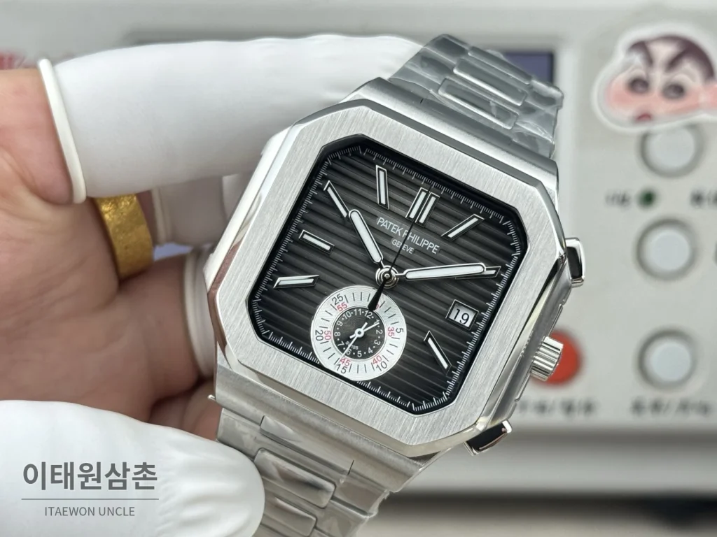 파텍필립 노틸러스 크로노그래프 오토매틱 44mm 블랙 다이얼 스틸 브레이슬릿