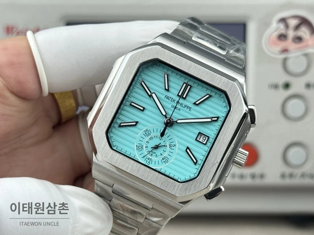 파텍필립 노틸러스 크로노그래프 오토매틱 44mm 아이스블루 다이얼 스틸 브레이슬릿