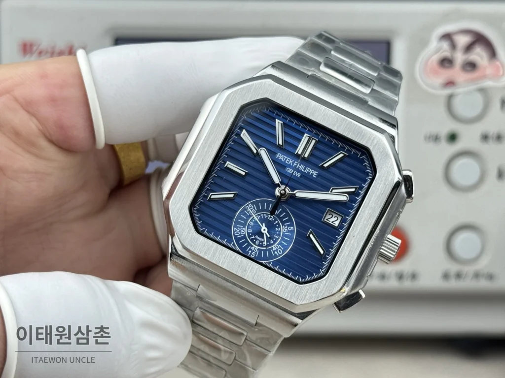 파텍필립 노틸러스 크로노그래프 오토매틱 44mm 블루 다이얼 스틸 브레이슬릿