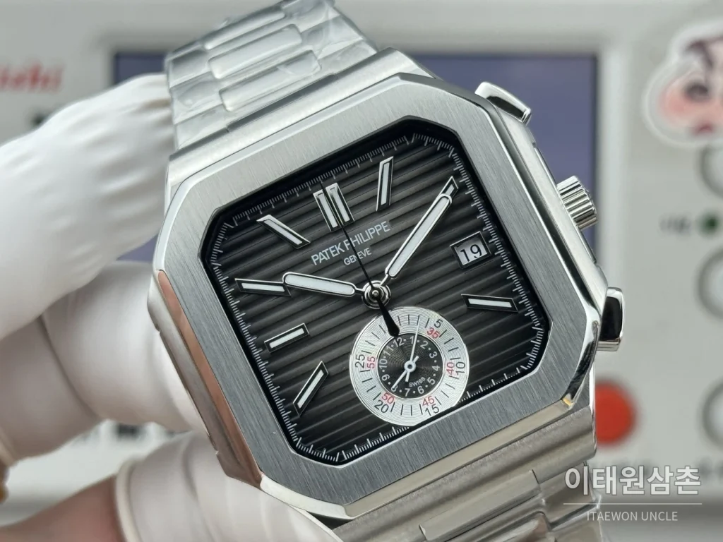 파텍필립 노틸러스 크로노그래프 오토매틱 44mm 블랙 다이얼 스틸 브레이슬릿