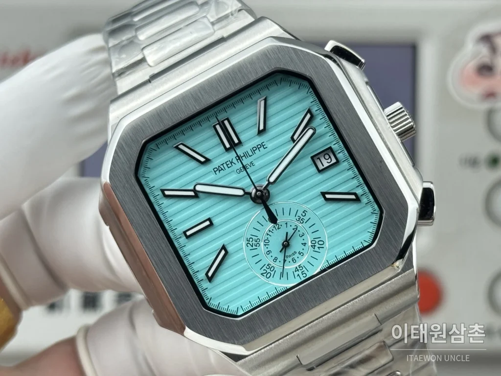 파텍필립 노틸러스 크로노그래프 오토매틱 44mm 아이스블루 다이얼 스틸 브레이슬릿