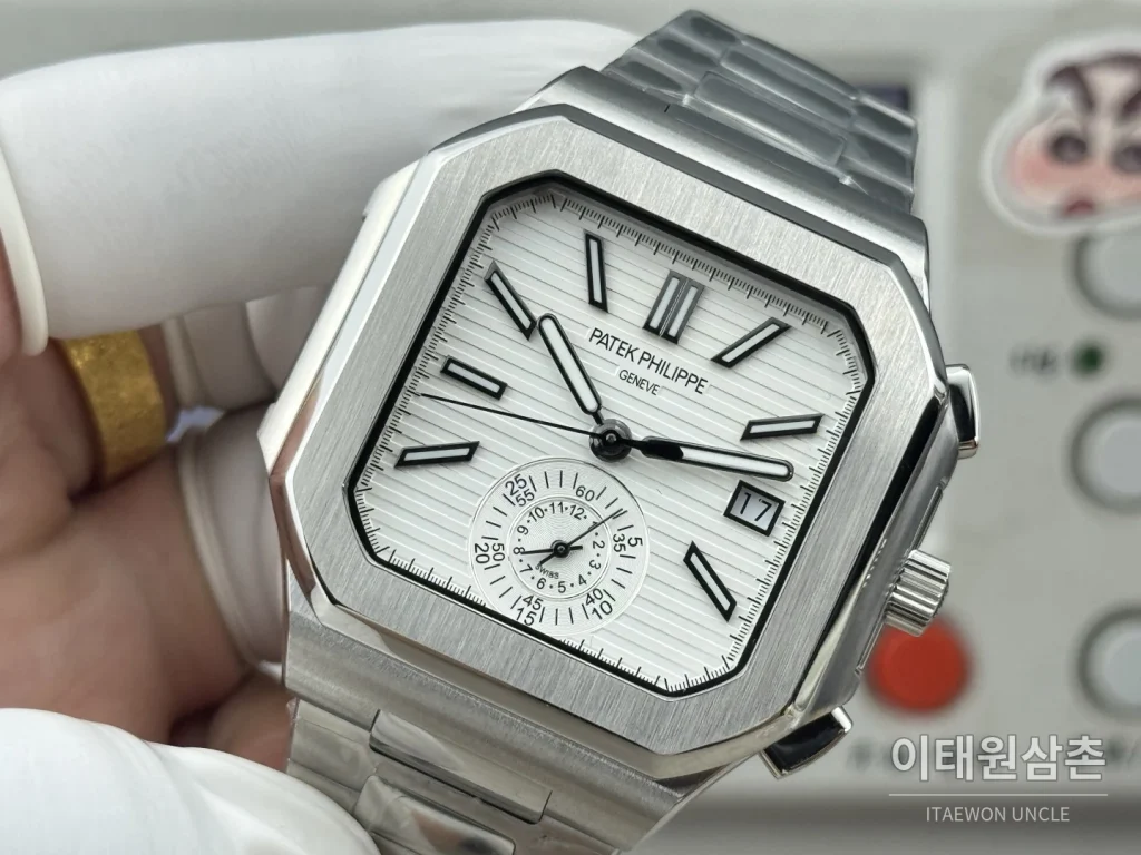 파텍필립 노틸러스 크로노그래프 오토매틱 44mm 화이트 다이얼 스틸 브레이슬릿