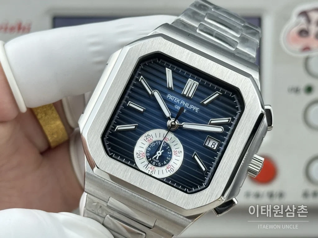 파텍필립 노틸러스 크로노그래프 오토매틱 44mm 네이비 다이얼 스틸 브레이슬릿
