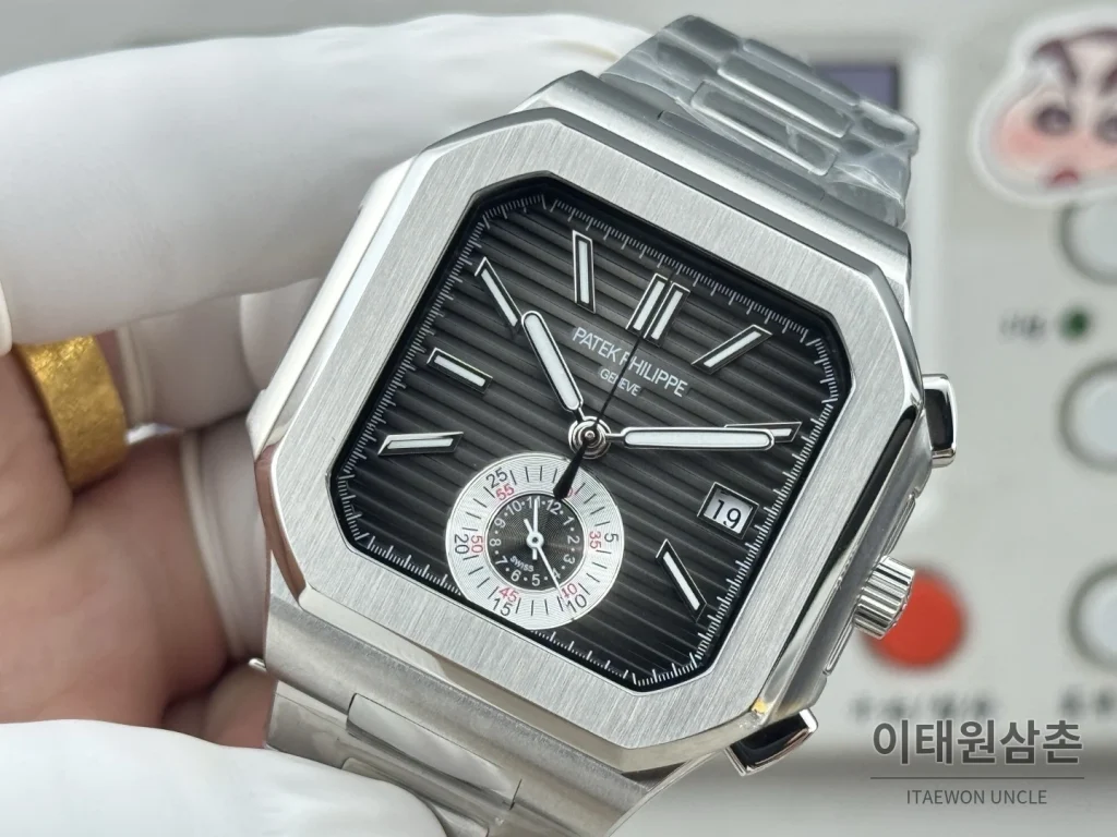 파텍필립 노틸러스 크로노그래프 오토매틱 44mm 블랙 다이얼 스틸 브레이슬릿