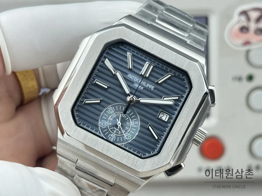 파텍필립 노틸러스 크로노그래프 오토매틱 44mm 네이비 다이얼 스틸 브레이슬릿 (2)