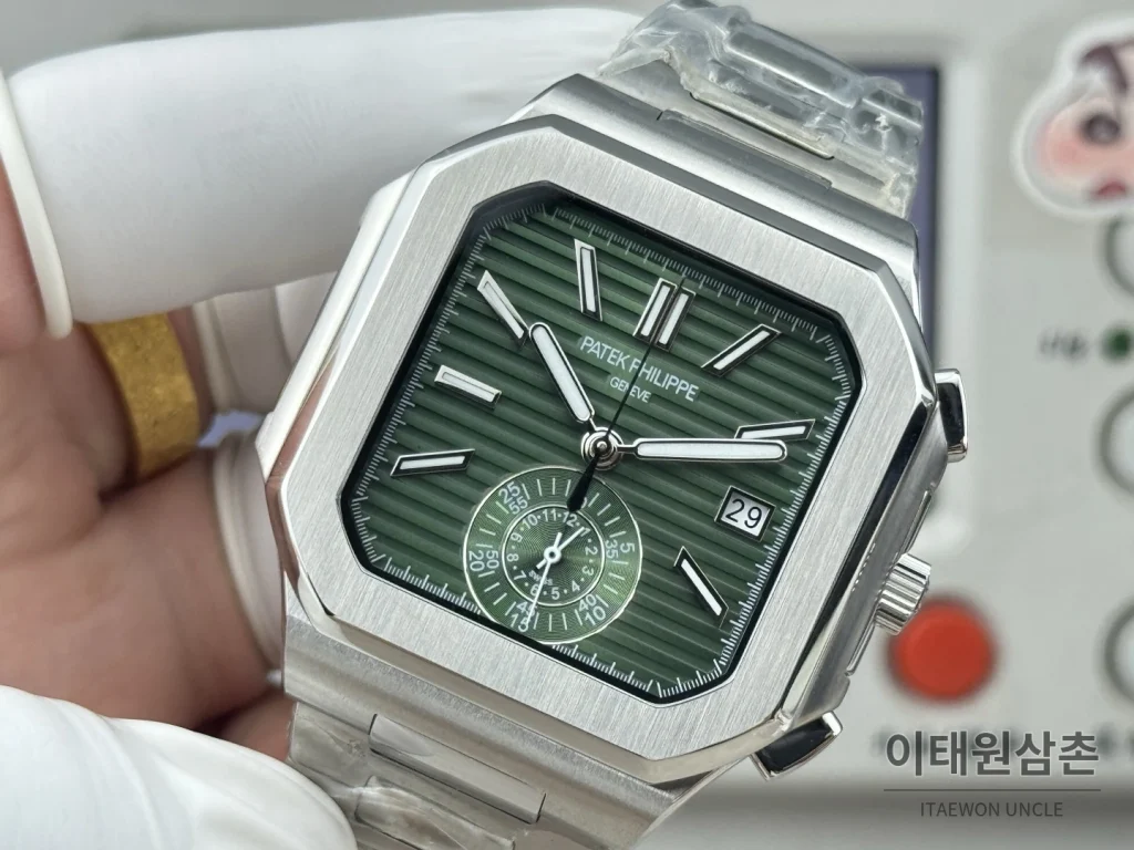 파텍필립 노틸러스 크로노그래프 오토매틱 44mm 그린 다이얼 스틸 브레이슬릿