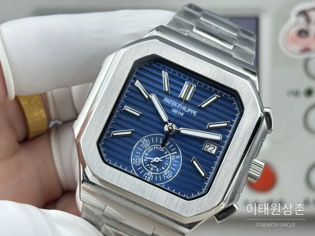 파텍필립 노틸러스 크로노그래프 오토매틱 44mm 블루 다이얼 스틸 브레이슬릿