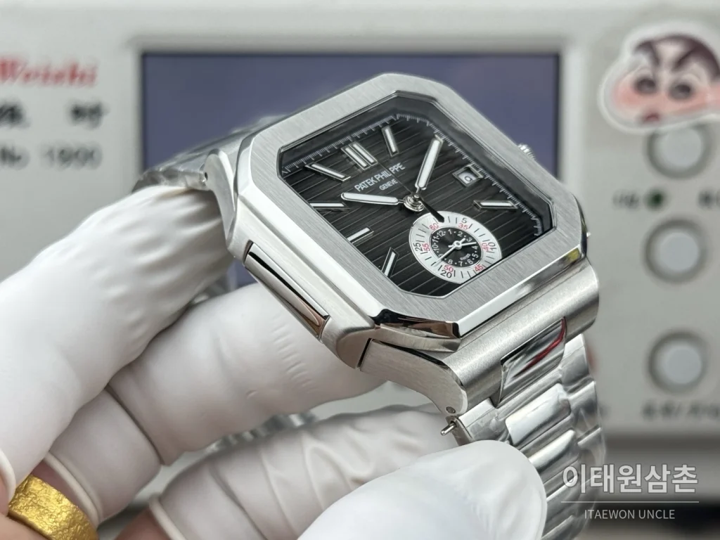 파텍필립 노틸러스 크로노그래프 오토매틱 44mm 블랙 다이얼 스틸 브레이슬릿
