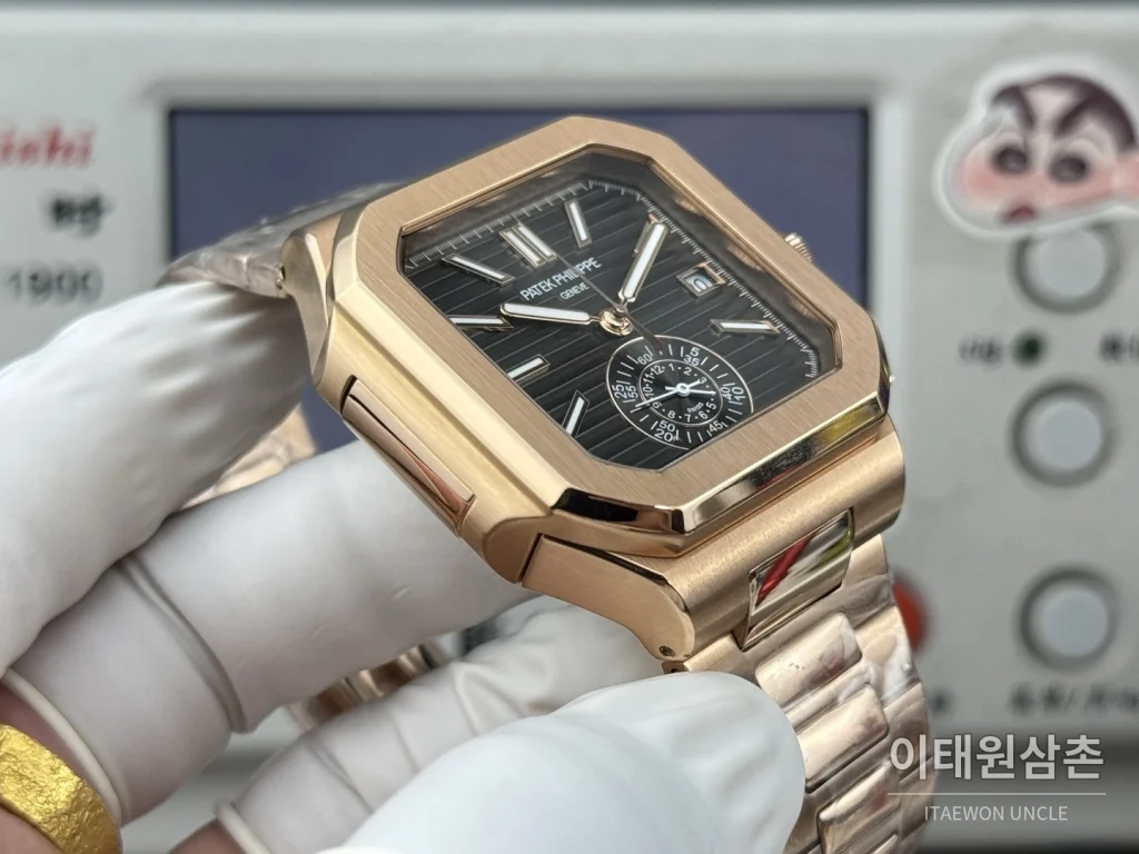 파텍필립 노틸러스 크로노그래프 오토매틱 44mm 블랙 다이얼 로즈골드 브레이슬릿