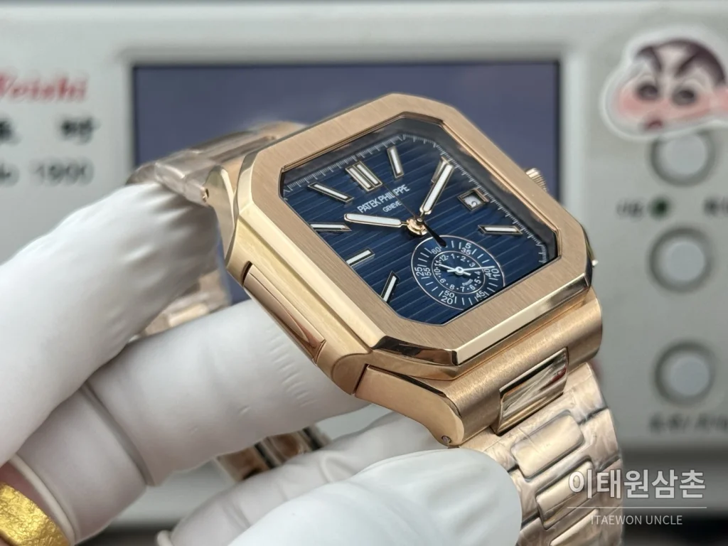 파텍필립 노틸러스 크로노그래프 오토매틱 44mm 네이비 다이얼 로즈골드 브레이슬릿