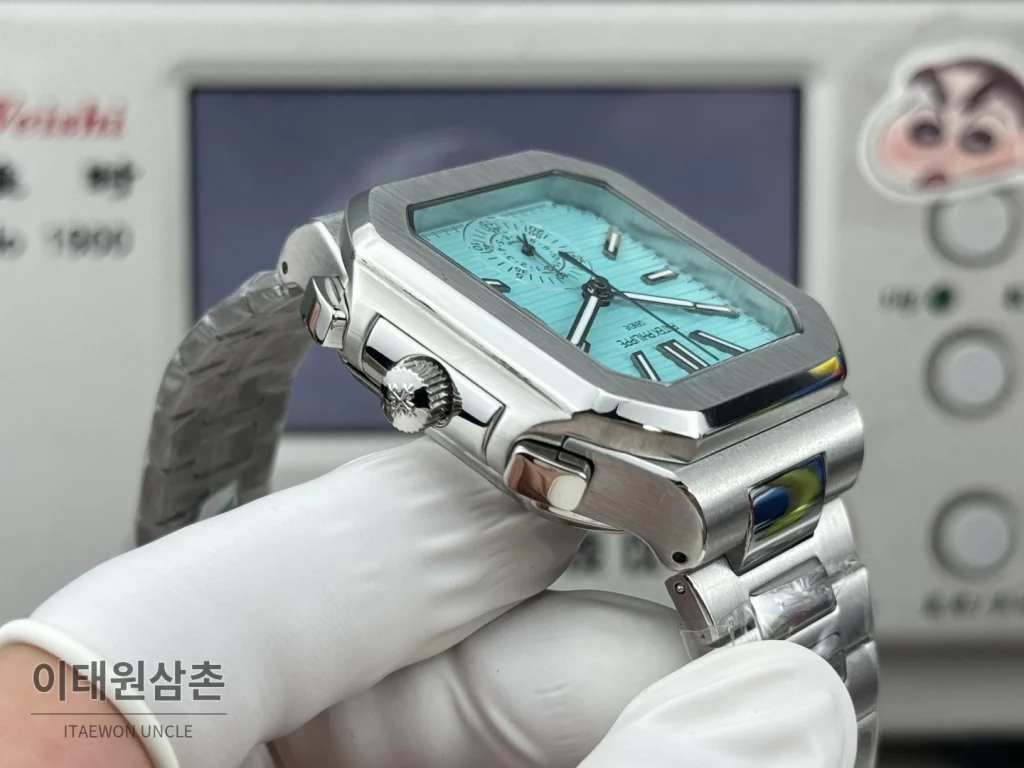 파텍필립 노틸러스 크로노그래프 오토매틱 44mm 아이스블루 다이얼 스틸 브레이슬릿