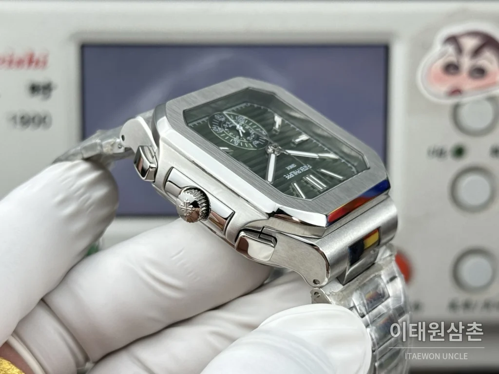 파텍필립 노틸러스 크로노그래프 오토매틱 44mm 그린 다이얼 스틸 브레이슬릿