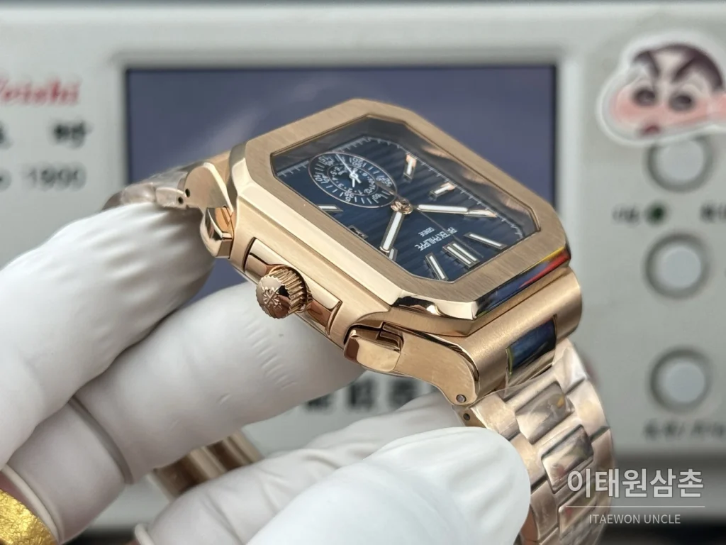 파텍필립 노틸러스 크로노그래프 오토매틱 44mm 네이비 다이얼 로즈골드 브레이슬릿