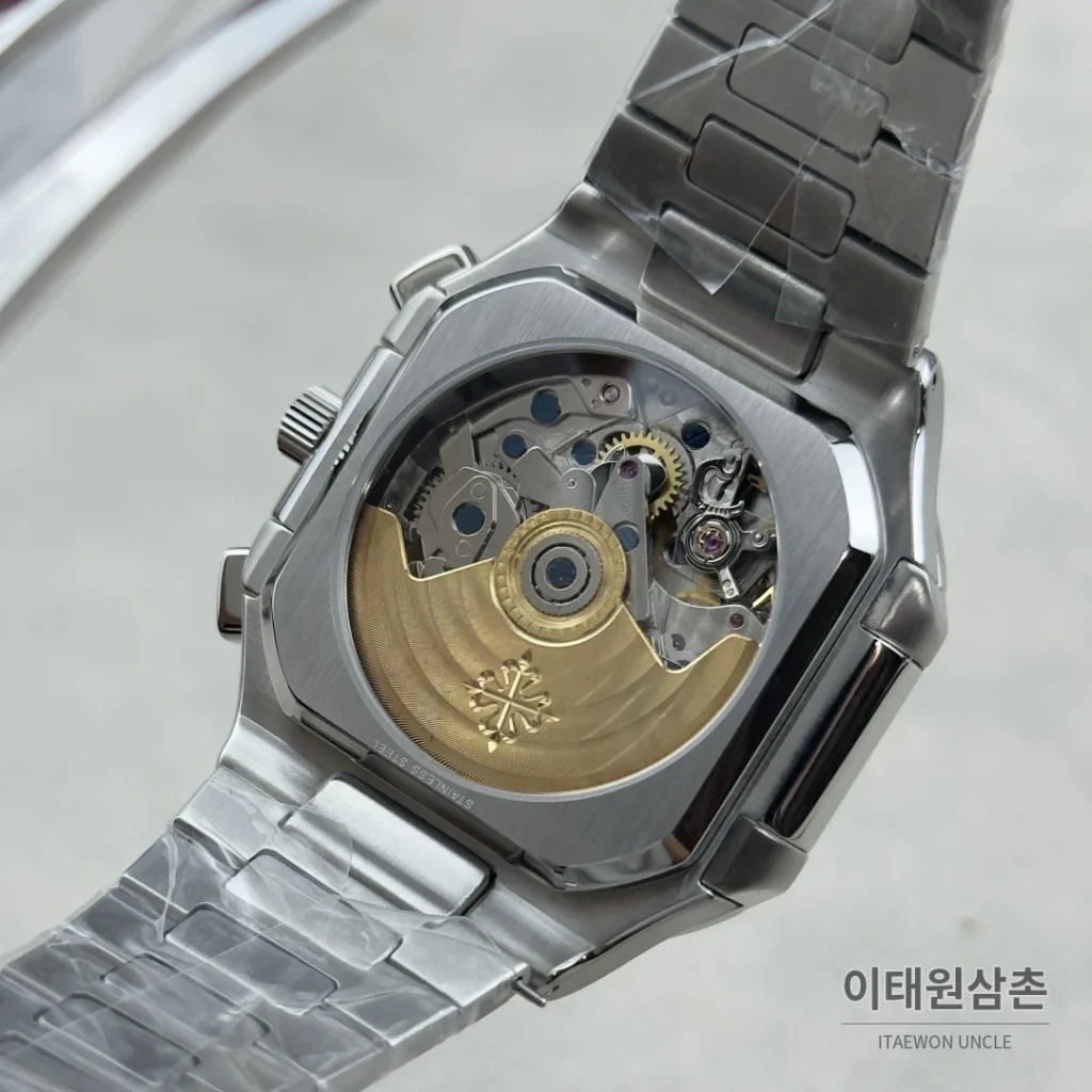 파텍필립 노틸러스 크로노그래프 오토매틱 44mm 그린 다이얼 스틸 브레이슬릿