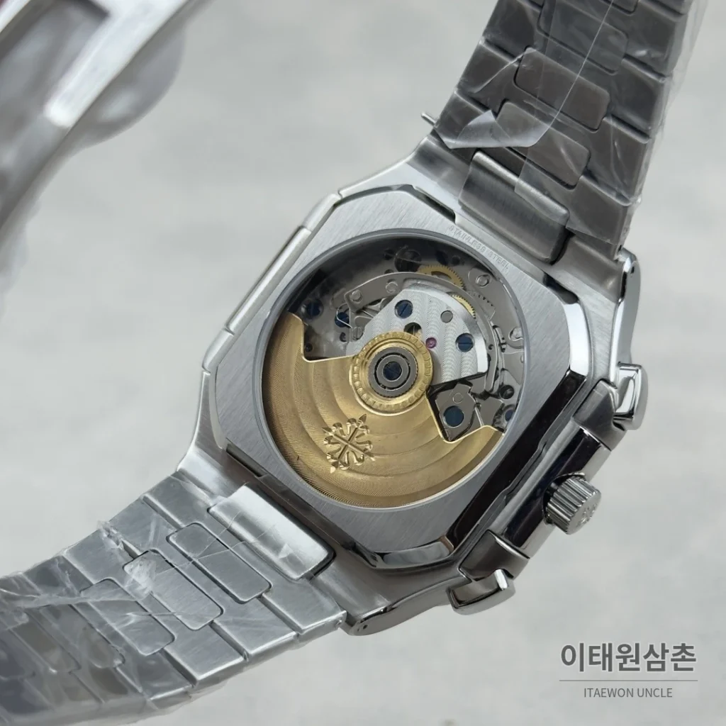 파텍필립 노틸러스 크로노그래프 오토매틱 44mm 블루 다이얼 스틸 브레이슬릿