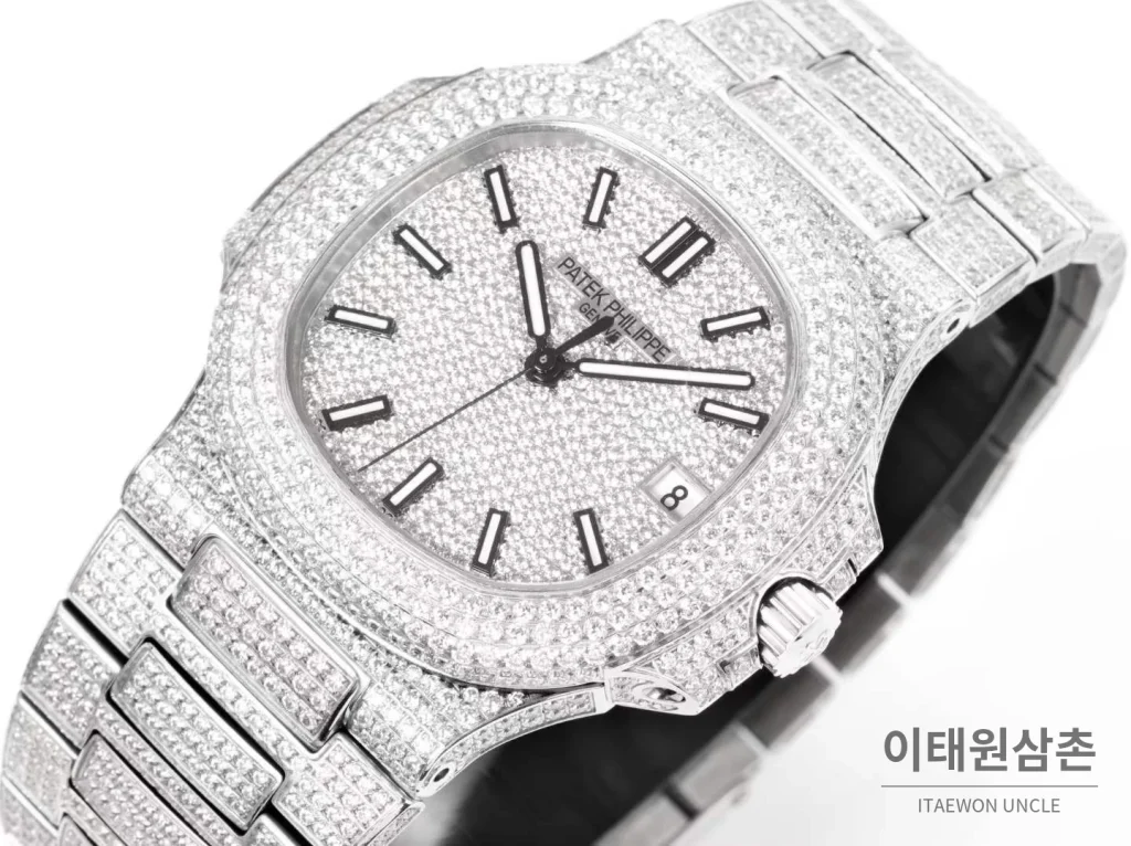 파텍필립 노틸러스 다이아몬드 세팅 다이아인덱스 오토매틱 5711 화이트 다이얼 스틸 브레이슬릿