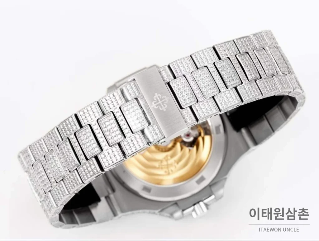 파텍필립 노틸러스 다이아몬드 세팅 다이아인덱스 오토매틱 5711 화이트 다이얼 스틸 브레이슬릿