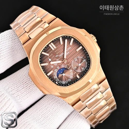 파텍필립 노틸러스 멀티펑션 로즈골드 베젤 브라운 다이얼 수동 40mm 파텍필립 노틸러스 멀티펑션 로즈골드 베젤 브라운 다이얼 수동 40mm