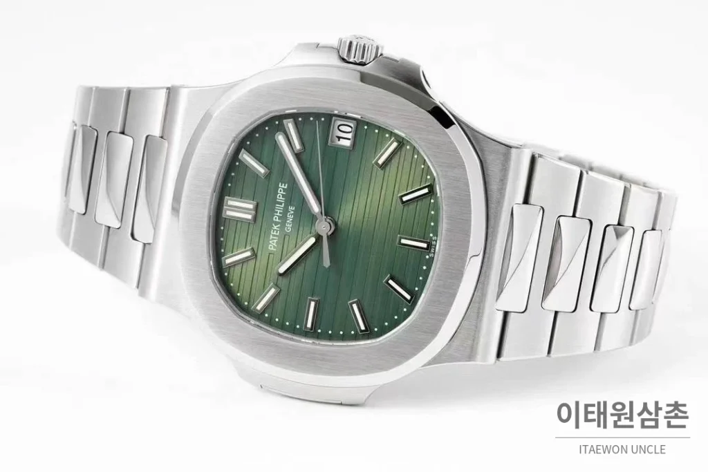 파텍필립 노틸러스 올리브그린 다이얼 스틸 오토매틱 40mm 올리브 그린 (3)