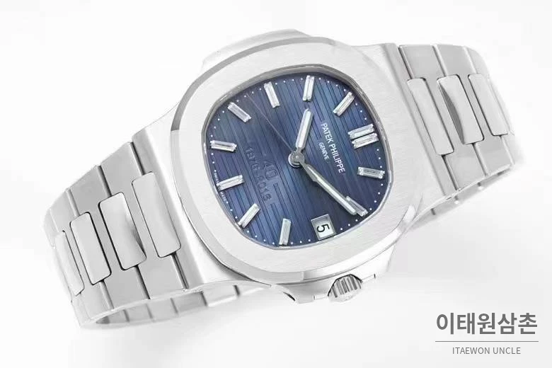 파텍필립 노틸러스 올리브그린 다이얼 스틸 오토매틱 40mm 올리브 그린