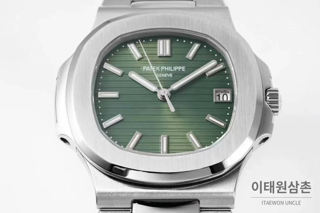 파텍필립 노틸러스 올리브그린 다이얼 스틸 오토매틱 40mm 올리브 그린 (3)