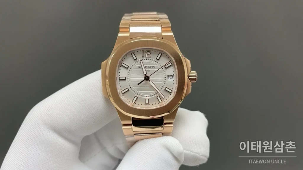 파텍필립 노utilus 쿼츠 32mm 화이트 다이얼