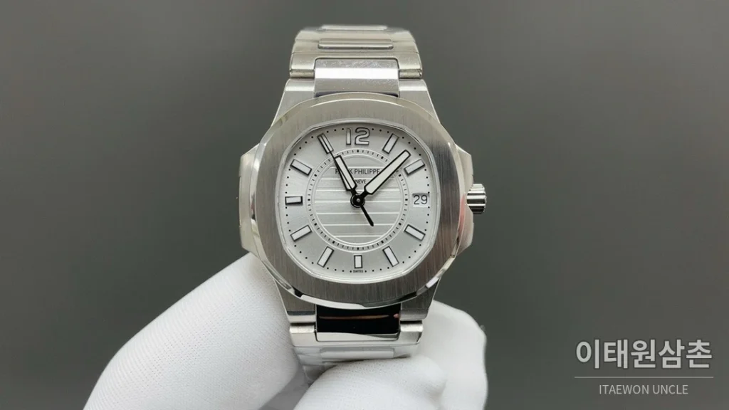 파텍필립 노utilus 쿼츠 32mm 자개 다이얼