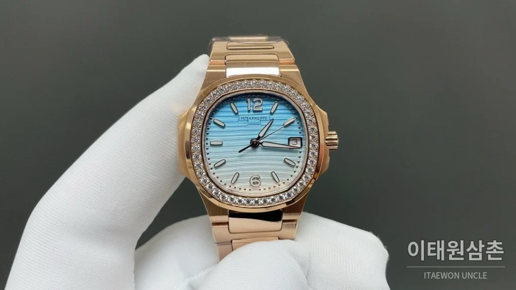 파텍필립 노틸러스 쿼츠 32mm 아이스블루 다이얼