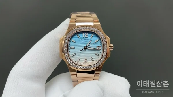 파텍필립 노틸러스 쿼츠 32mm 아이스블루 다이얼
