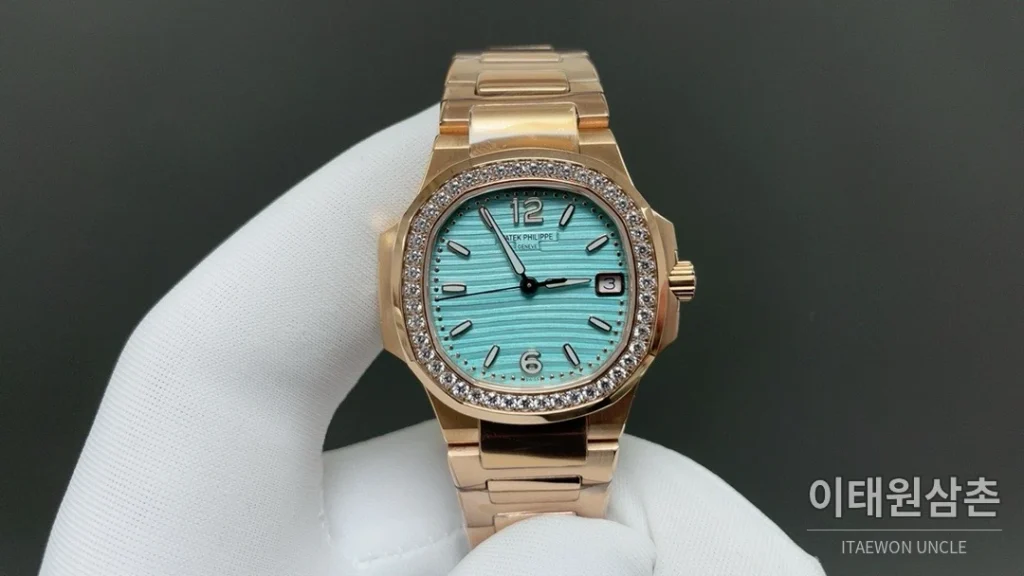 파텍필립 노틸러스 쿼츠 32mm 아이스블루 다이얼 (2)