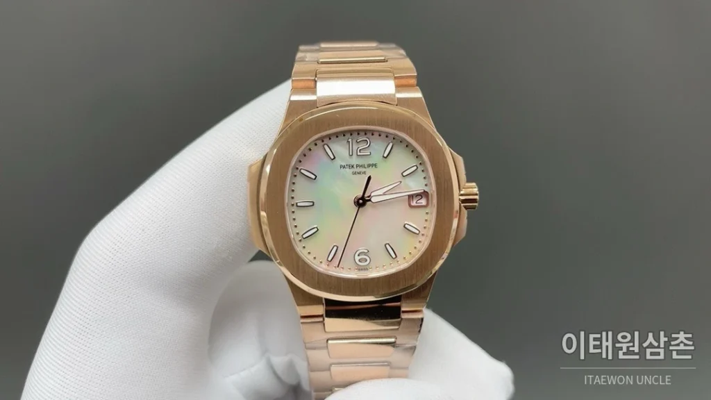 파텍필립 노틸러스 쿼츠 32mm 자개 다이얼