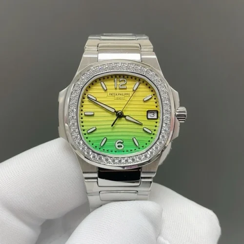 파텍필립 노틸러스 쿼츠 32mm 멀티컬러 다이얼