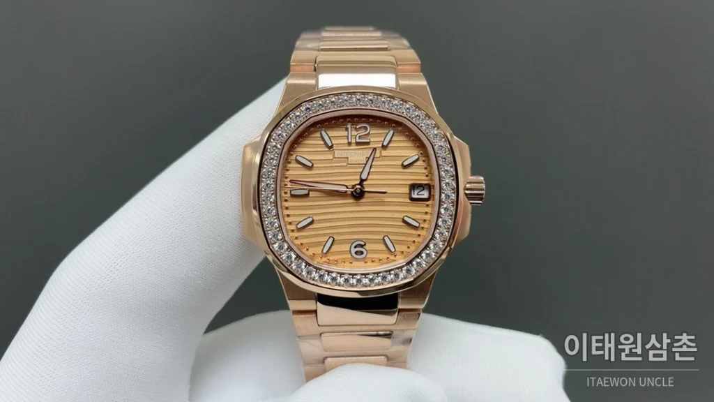 파텍필립 노틸러스 쿼츠 32mm 아이스블루 다이얼
