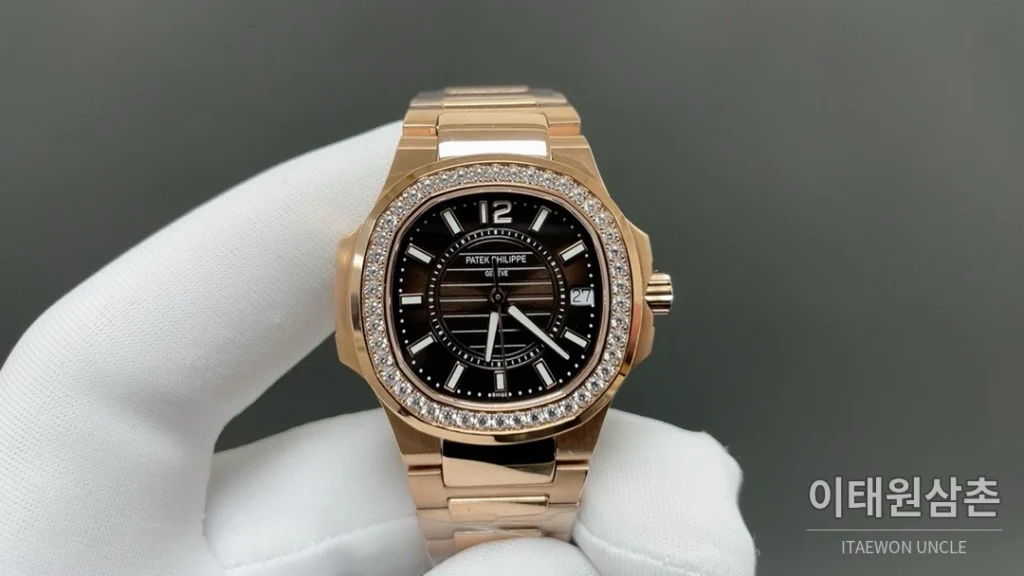 파텍필립 노틸러스 쿼츠 32mm 아이스블루 다이얼 (2)