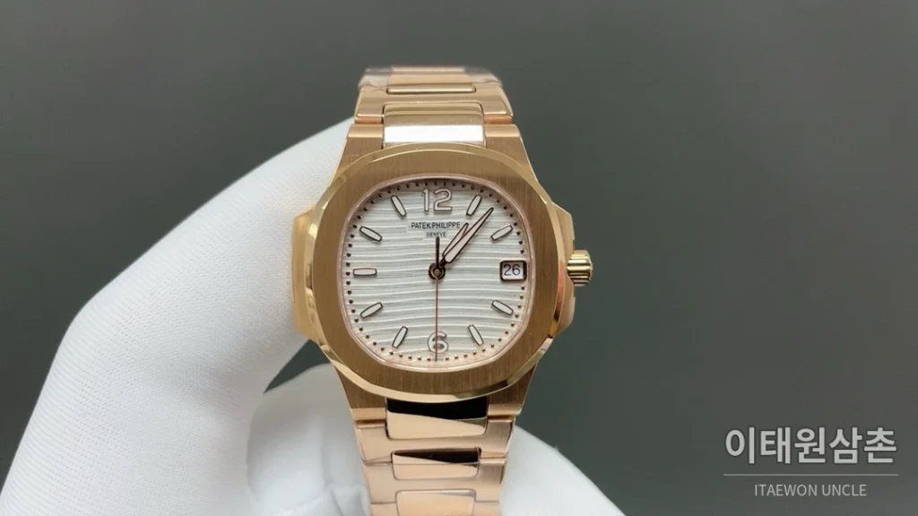 파텍필립 노틸러스 쿼츠 32mm 자개 다이얼