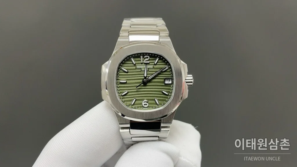 파텍필립 노틸러스 쿼츠 32mm