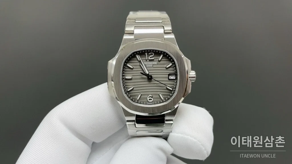 파텍필립 노틸러스 쿼츠 32mm (2)